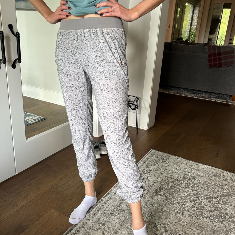 Lululemon Floral Print Women's Jogger Pants